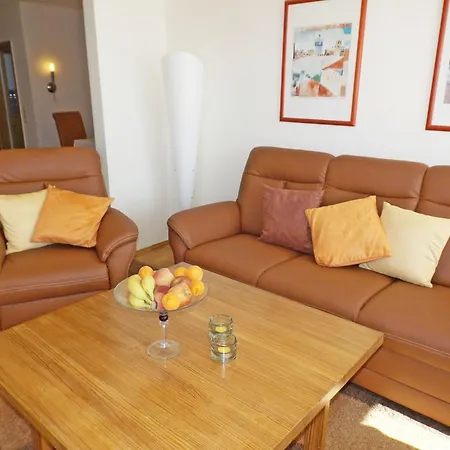 Premium-ferienwohnung Mit Bergblick Im Haus Hopfe By Interhome Apartment *